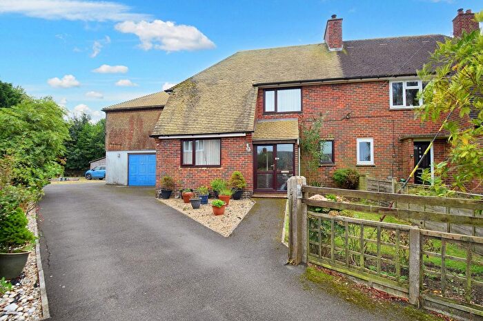 4 Bedroom Semi-Detached House For Sale In Beckets Close, Hastingleigh, TN25
