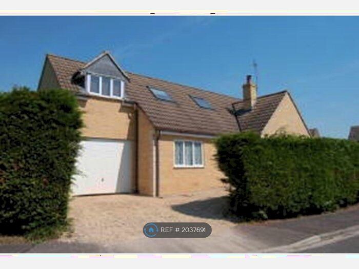 4 Bedroom Detached House To Rent In Monks Park, Malmesbury, SN16