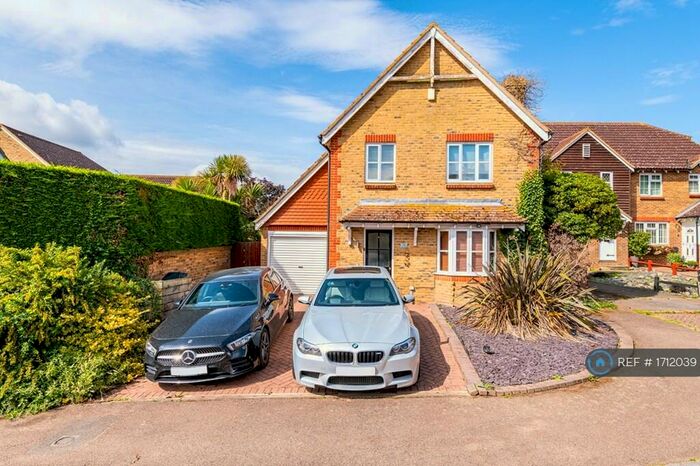 5 Bedroom Detached House To Rent In Grandsire Gardens, Hoo, Rochester, ME3