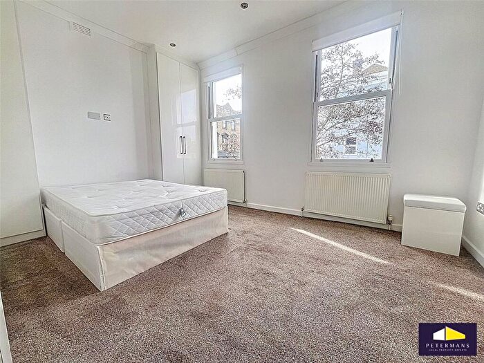 4 Bedroom End Of Terrace House For Sale In Cambria Road, London, SE5