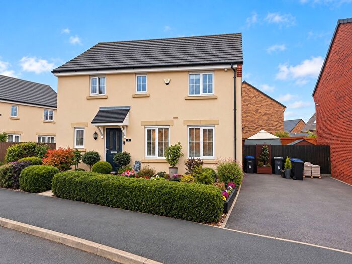 3 Bedroom Detached House For Sale In Downy Drive, Pineham, NN4