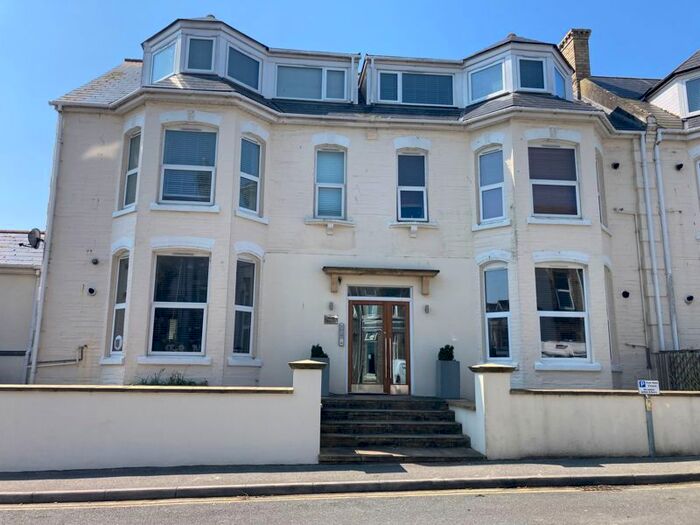 2 Bedroom Flat To Rent In Tolcarne Road, Newquay, TR7