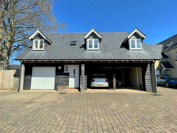 1 Bedroom Flat To Rent In Manor Gardens, Wincanton, BA9