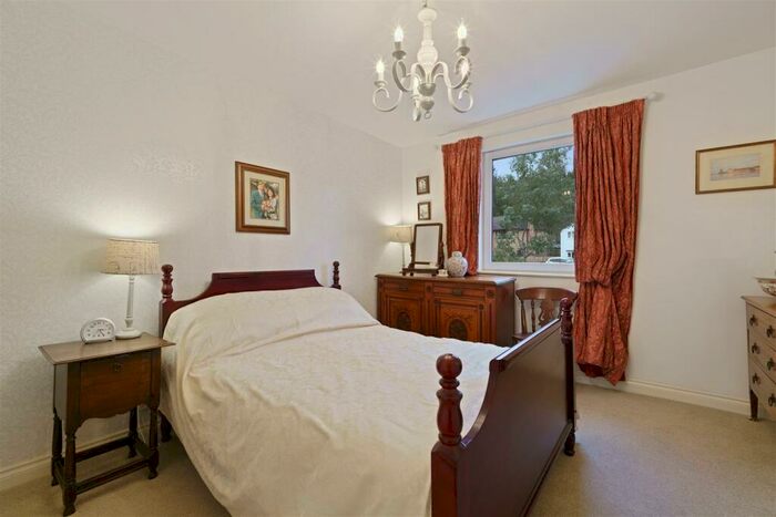 5 Bedroom Property For Sale In Rhewl, Holywell, Flintshire, CH8