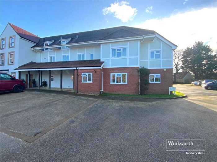 2 Bedroom Apartment For Sale In Bure Lane, Christchurch, Dorset, BH23