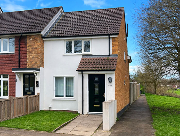 3 Bedroom End Of Terrace House For Sale In Someries Road, Hemel Hempstead, HP1