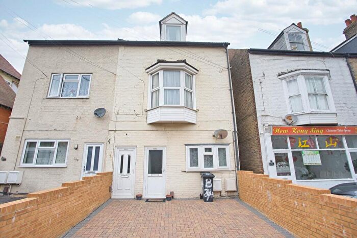 2 Bedroom Maisonette For Sale In Folkestone Road, Dover, Kent, CT17