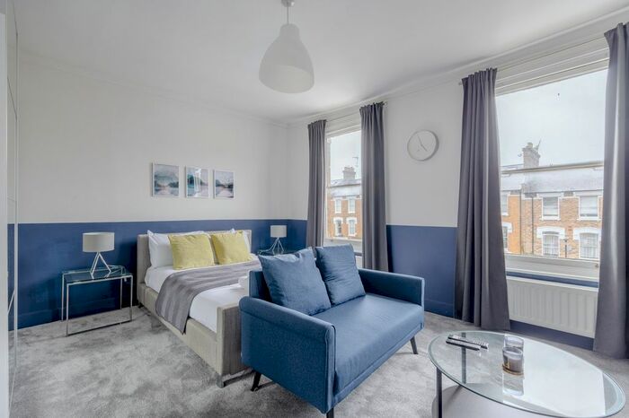 1 Bedroom Flat To Rent In Stradbroke Road, London . All Bills Included. (Lndn-S), Tr49