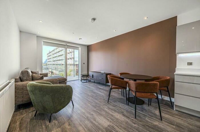 2 Bedroom Apartment To Rent In Dawes Street, London, SE17