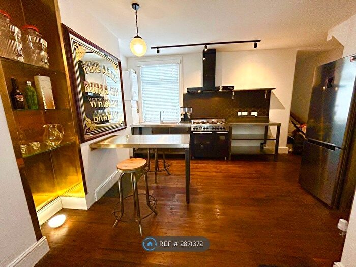 2 Bedroom Flat To Rent In Perth Road, London, E10