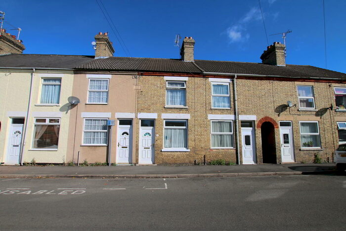 2 Bedroom Cottage To Rent In County Road, March, PE15