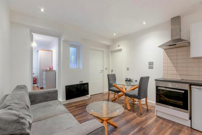 2 Bedroom Flat To Rent In Heath Road, Twickenham, TW1