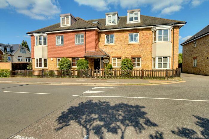 2 Bedroom Flat To Rent In Eythorne Court, Windmill Lane, Epsom., KT17