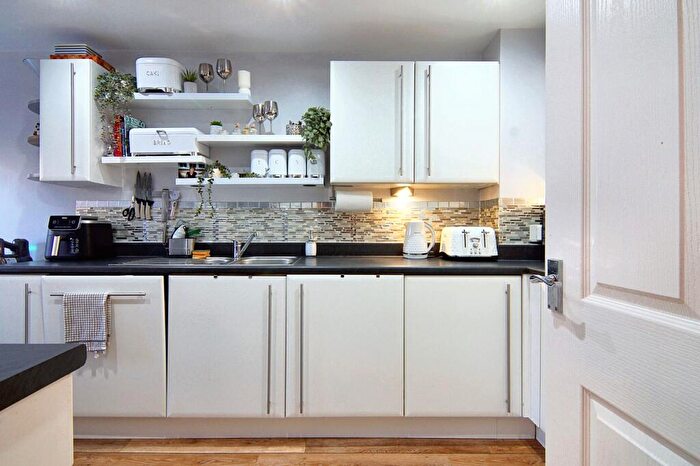 4 Bedroom Detached House For Sale In Lyons Drive, Coventry, CV5