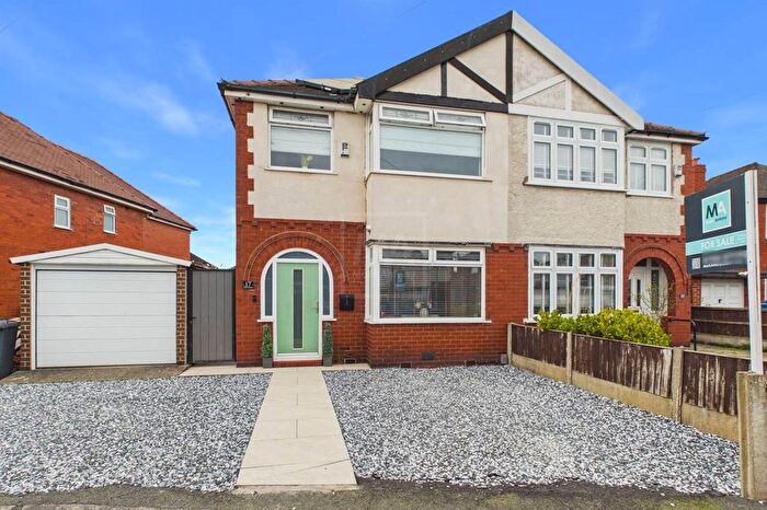 3 Bedroom Semi Detached House For Sale In Vine Crescent, Great Sankey, WA5