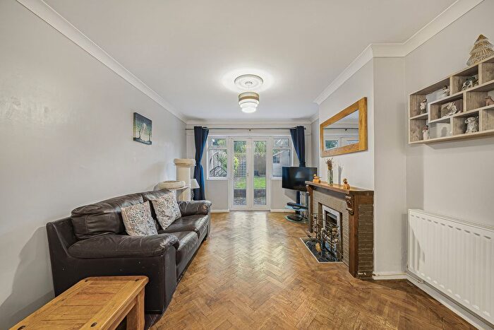 2 Bedroom Semi-Detached Bungalow For Sale In May Road, Dartford, DA2