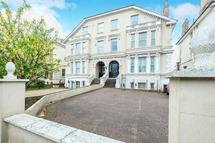 1 Bedroom Flat To Rent In Queens Road, Tunbridge Wells, Kent, TN4