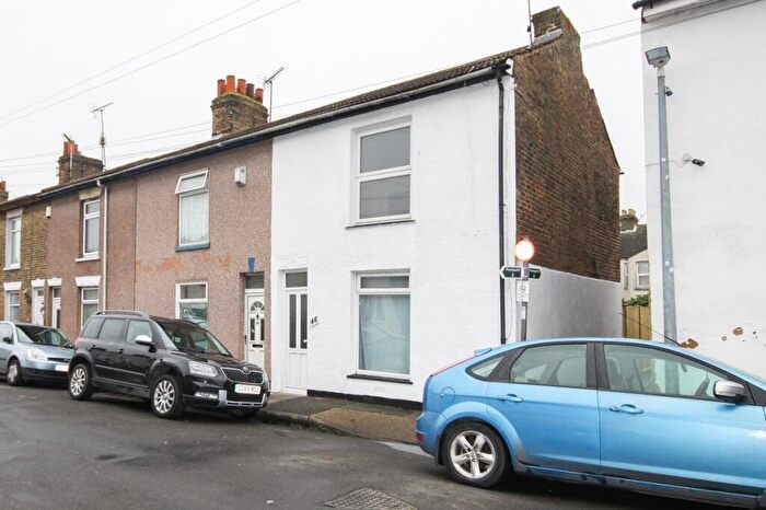 3 Bedroom End Of Terrace House To Rent In Berridge Road, Sheerness, Kent, ME12