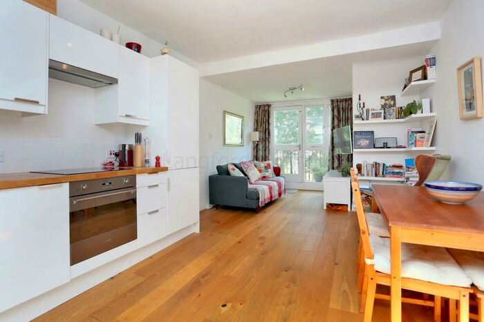 2 Bedroom Flat To Rent In Bishops Road, Highgate, N6