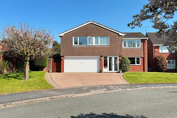 5 Bedroom Detached House For Sale In Selkirk Drive, Holmes Chapel, CW4