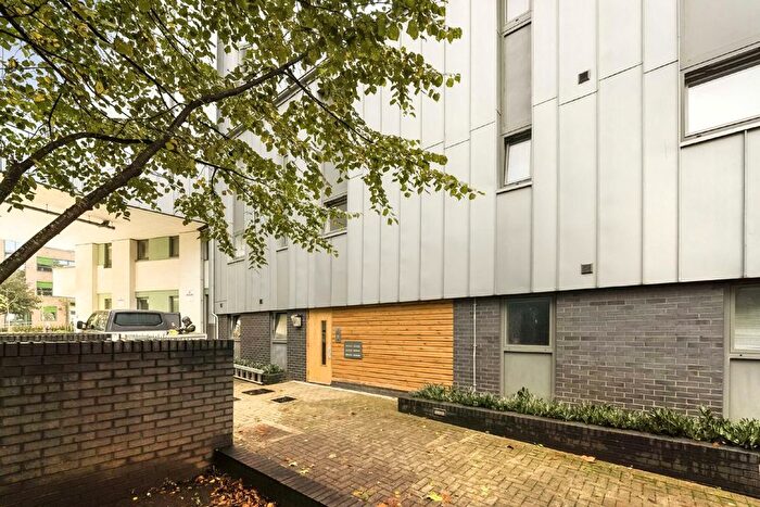 1 Bedroom Flat For Sale In Wharncliffe Mews, Clapham, SW4