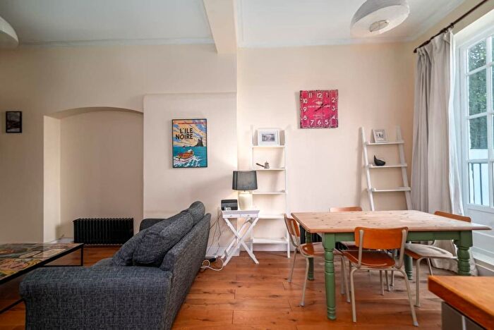 2 Bedroom Flat To Rent In B John Ruskin Street, London Pq, Uk, London, SE5