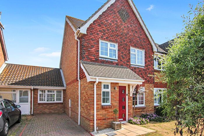 3 Bedroom Semi-Detached House For Sale In Oakham Drive, Lydd, TN29