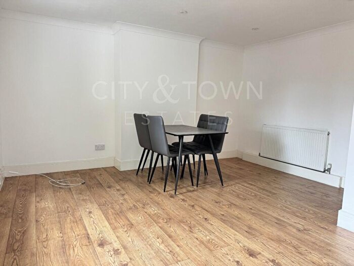 3 Bedroom Maisonette To Rent In Oxford Road, London, E15