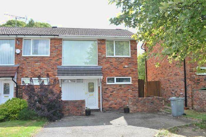 3 Bedroom House To Rent In 11 Redruth Avenue, Macclesfield, Cheshire, SK10