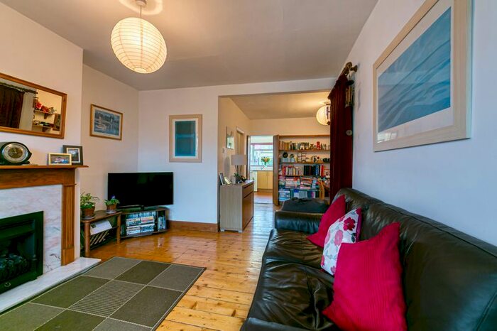 2 Bedroom Semi-Detached House For Sale In Long Lane, Littlemore, Oxford, OX4