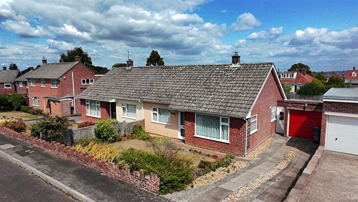 2 Bedroom Semi-detached Bungalow For Sale In Barn Close, Crewkerne, TA18