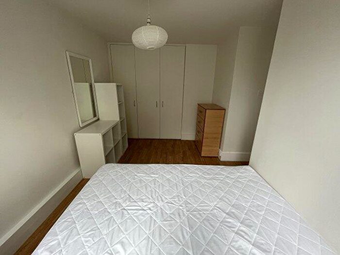 1 Bedroom Flat To Rent In Westbridge Road, SW11