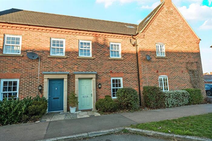 3 Bedroom Terraced House For Sale In Greenkeepers Road, Great Denham, Bedford, MK40