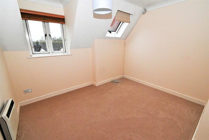 2 Bedroom Apartment To Rent In Melba Court, Writtle, CM1