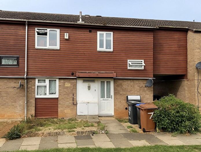 5 Bedroom Terraced House For Sale In Lower Meadow Court, Thorplands, NN3