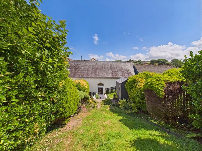 1 Bedroom Property For Sale In Angarrack, Hayle - Reverse Level Home, TR27
