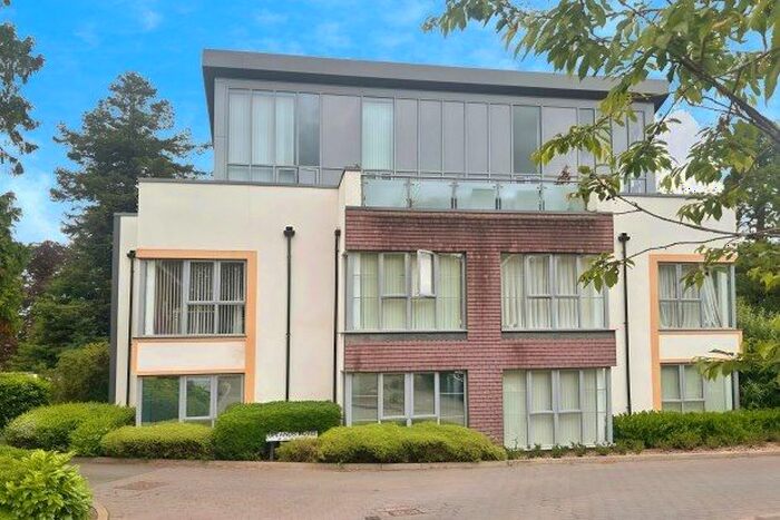 2 Bedroom Flat To Rent In Uplands Road, Guildford, GU1