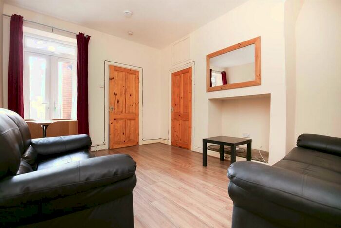 2 Bedroom Flat To Rent In Bolingbroke Street, Heaton, Newcastle Upon Tyne, NE6