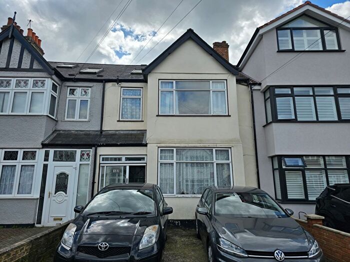 5 Bedroom Terraced House To Rent In Fishponds Road, London, SW17