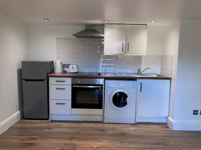 Studio To Rent In Ecclesall Road, Sheffield, S11