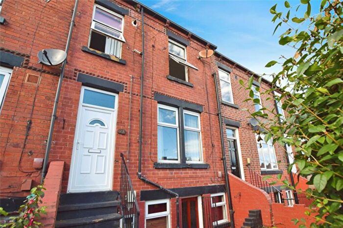2 Bedroom Terraced House To Rent In Longroyd Crescent, Beeston, Leeds, LS11