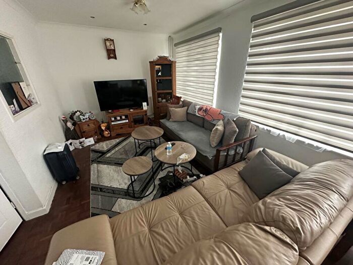 3 Bedroom Apartment To Rent In Cranmer Road, Edgware, HA8