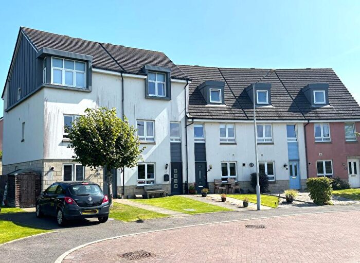 4 Bedroom End Of Terrace House For Sale In Merlin Drive, Dunfermline, KY11