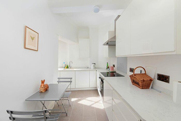 1 Bedroom Flat For Sale In Great Pulteney Street, Bath, BA2