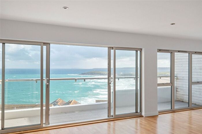 2 Bedroom Flat For Sale In Pentire Avenue, Newquay, Cornwall, TR7