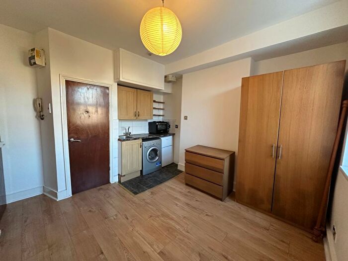 Studio To Rent In Studio Flat, Dunlace Road, Hackney, E5 - Photo 3