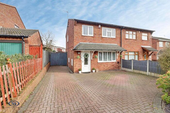 3 Bedroom Semi Detached House For Sale In Tawney Close, Kidsgrove, ST7