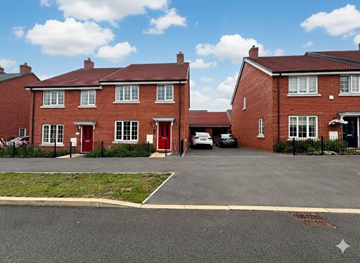 4 Bedroom Detached House To Rent In Redcurrant Avenue, Aylesbury, HP18