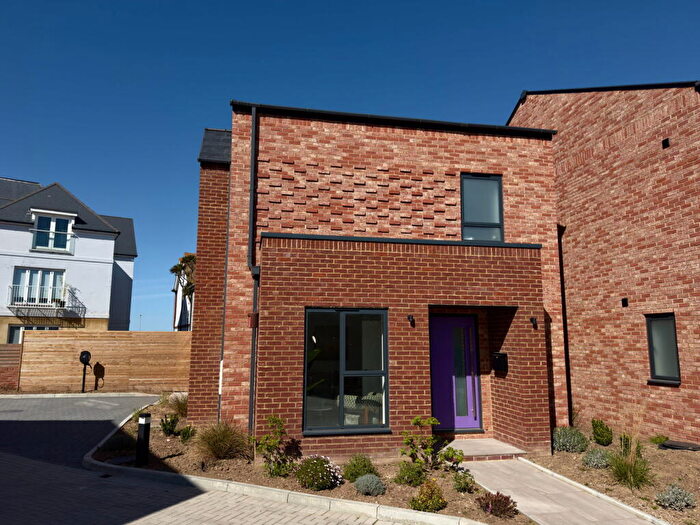 3 Bedroom Detached House For Sale In West Bay Mews, Westgate-on-Sea, CT8