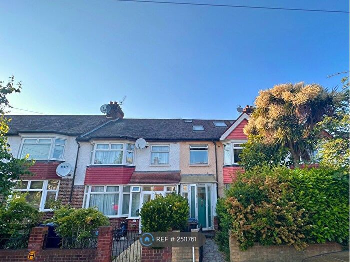 5 Bedroom Detached House To Rent In Park View, London, W3